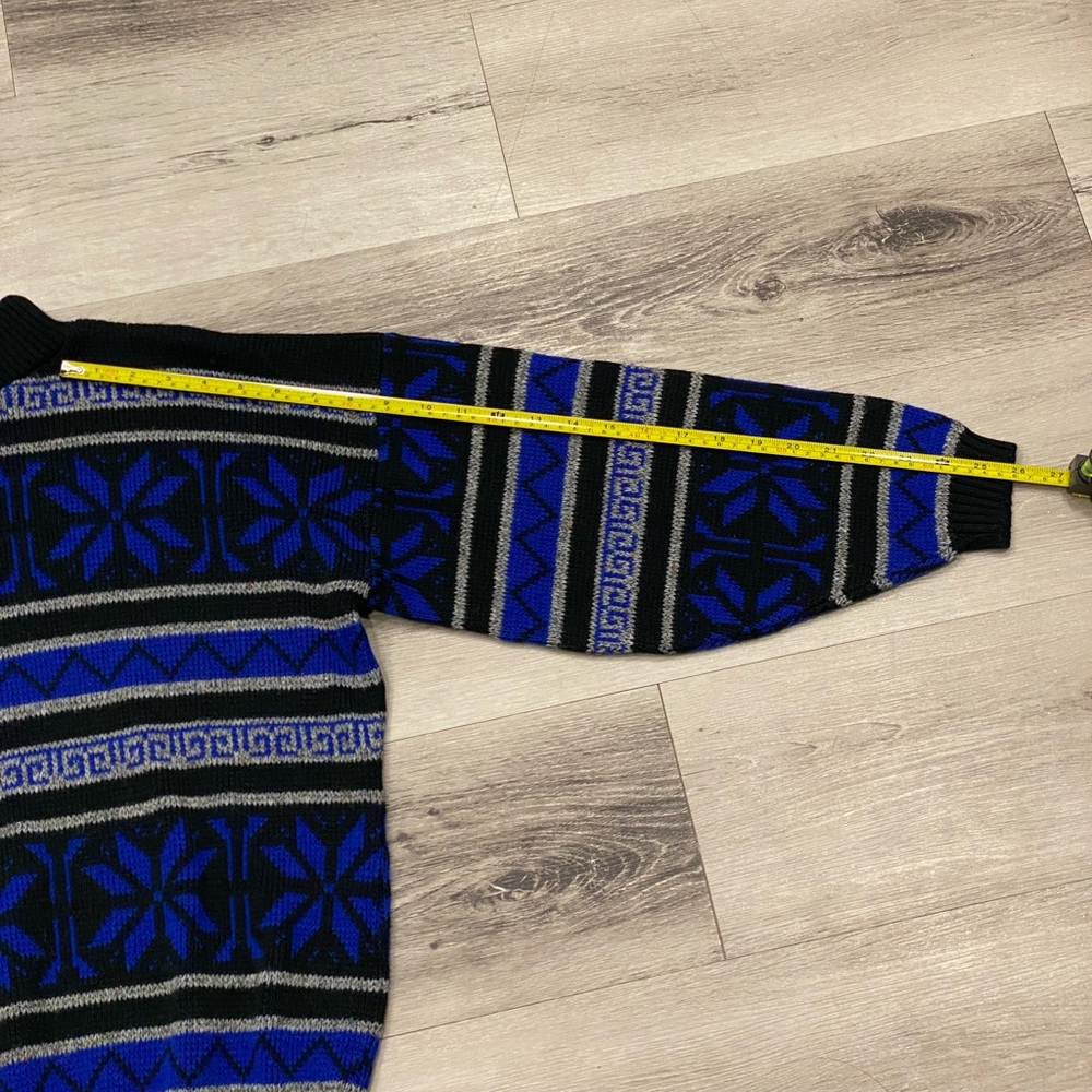 Vintage EL MAR California Black Blue Gray Ornate Mock Neck Sweater Size: Medium - Picture 4 of 6